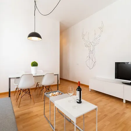 Апартаменти La Torre De Menacho