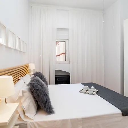 La Torre De Menacho * كاديز