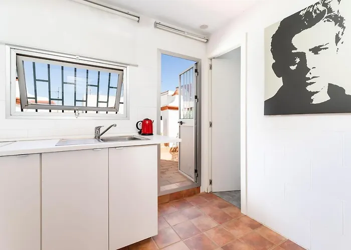 La Torre De Menacho * カディス